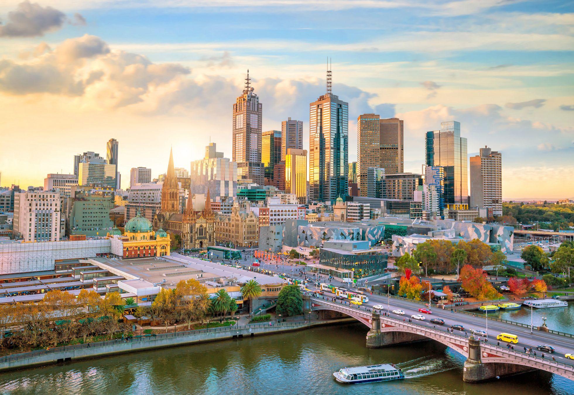 Lo skyline di Melbourne sul fiume Yarra ©f11photo/Getty Images