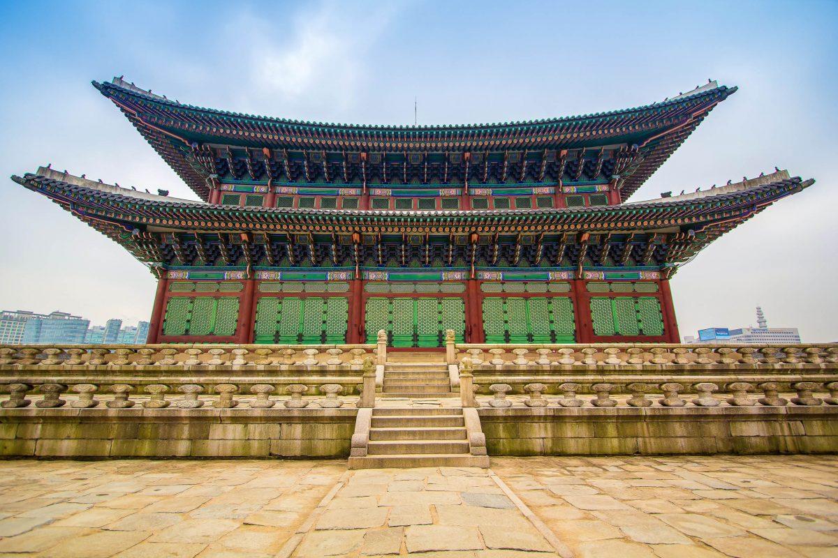 The pointed-gabled Geunjeongjeon with its spacious forecourt and ornate balustrades was, so to speak, the throne hall of Gyeongbokgung - © Nattee Chalermtiragool / Shutterstock