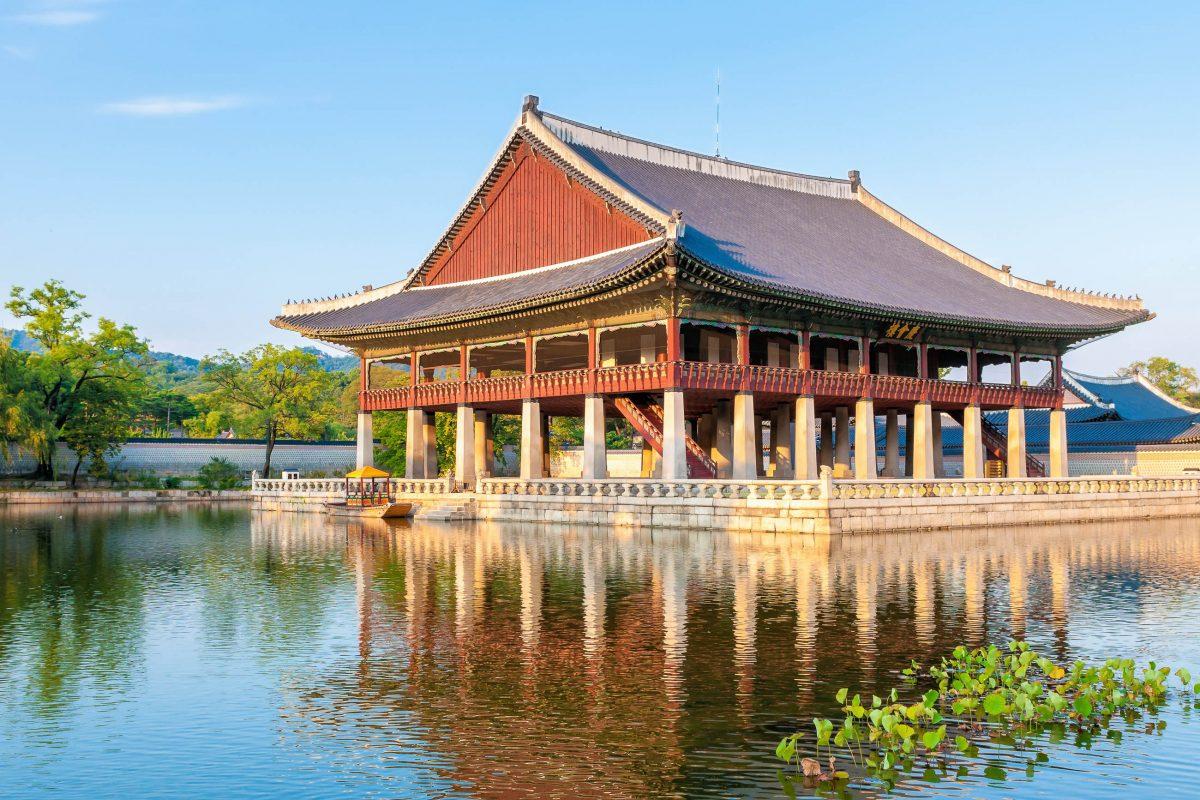 The Gyeonghoeru bungalow in the middle of the man-made lotus pond was mainly used for festivities and banquets at Gyeongbokgung Palace, South Korea - © Vincent St. Thomas / Shutterstock