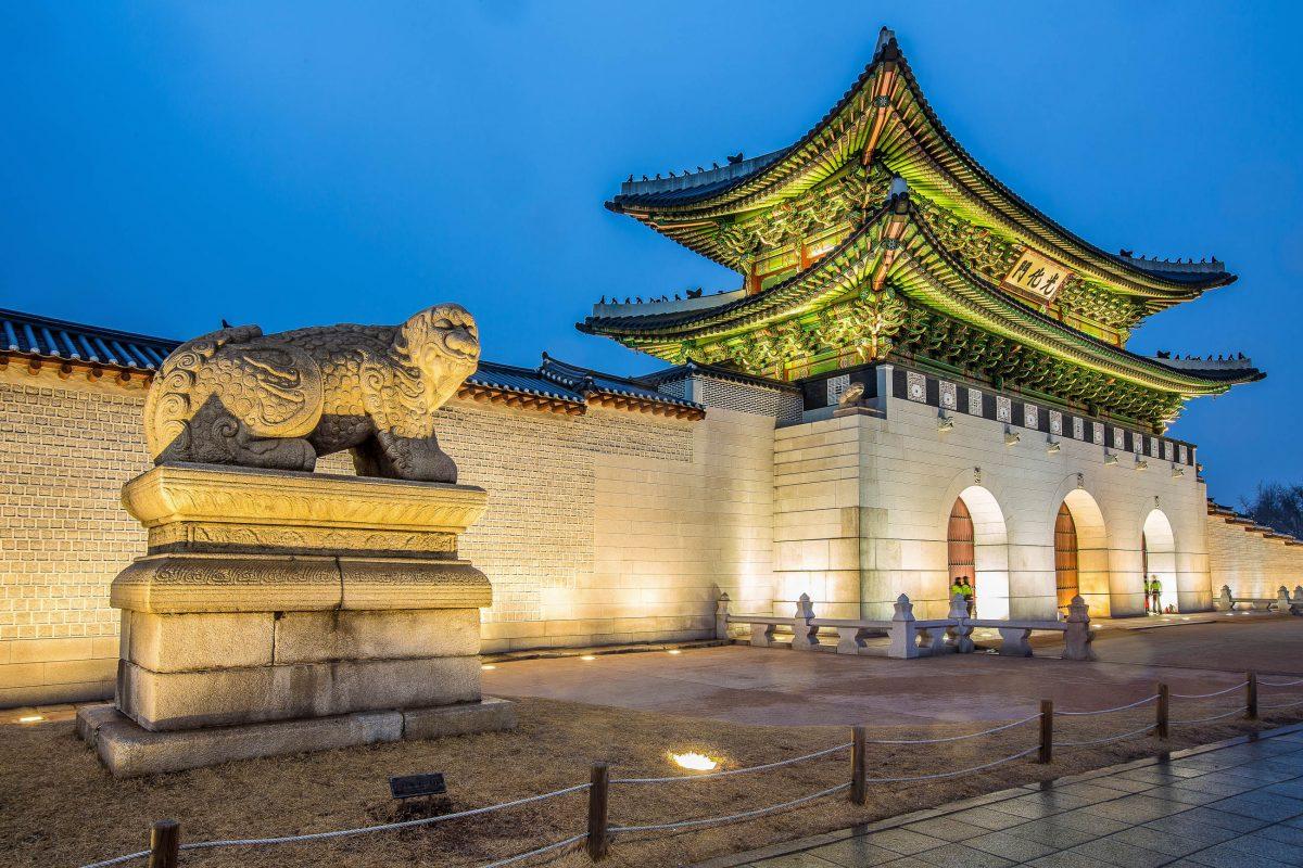 The mighty Gwanghwamun Gate in Gyeongbokgung Palace was faithfully rebuilt within 4 years, South Korea - © yochika photographer / Shutterstock