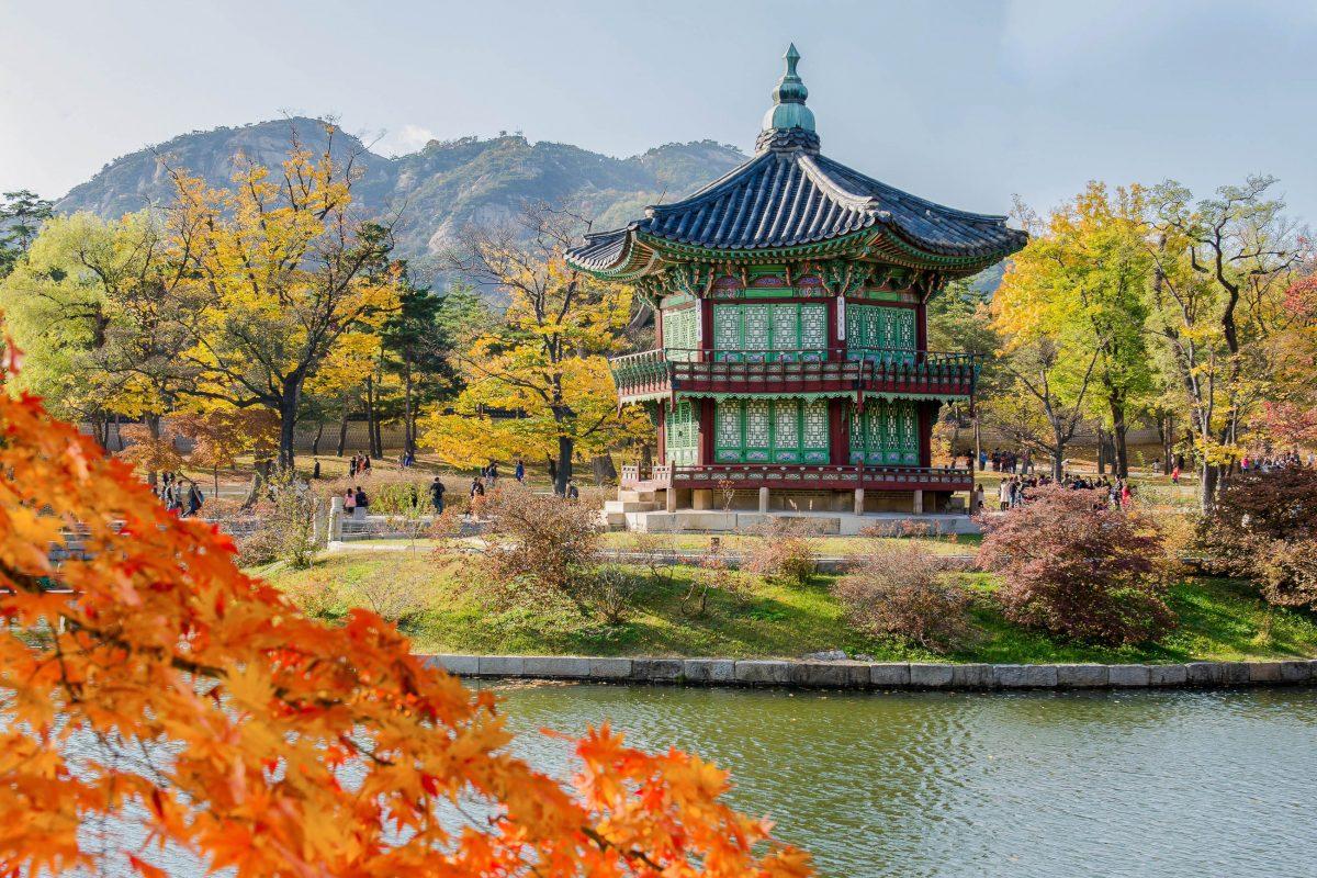 Gyeongbokgung Palace in northern Seoul is one of the most important sights in South Korea's capital - © CJ Nattanai / Shutterstock